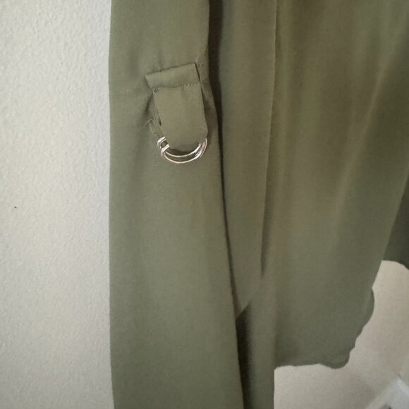 NWOT- Women's Chiffon V-Neck Business Casual Blouse with Cuffed Sleeves - Picture 6 of 8